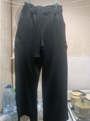 Продаются школьные брюки на девочку 5класс