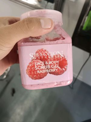 yuzni oqartiruvchi krem