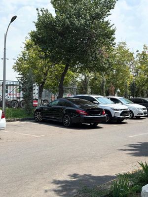 Mercades benz w 218 banan
