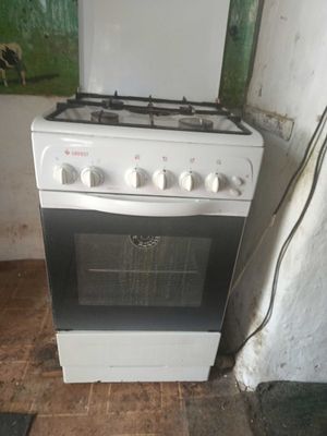 Газовая плита с духовкой