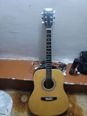Akustik gitara razmer 41