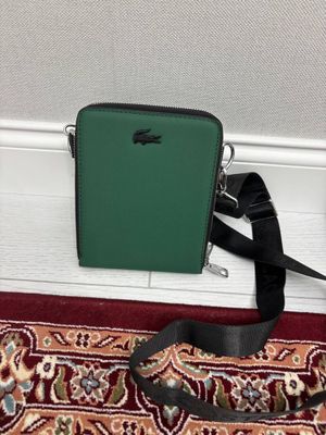 Lacoste sumka original . Kelishilgan narxlada. 150000 soʻm