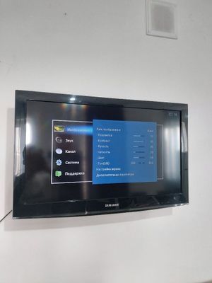 Samsung televizor sotiladi 32 talik arzon narxga.