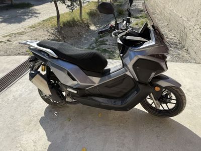 Продается скутер Yamaha N Max