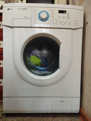 Стиральная машина автомат LG intello washer в отличном состоянии