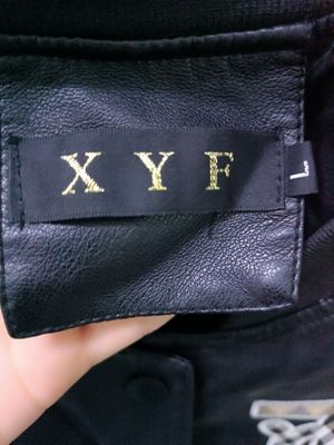 продаю кастум  в идеальном состоянии