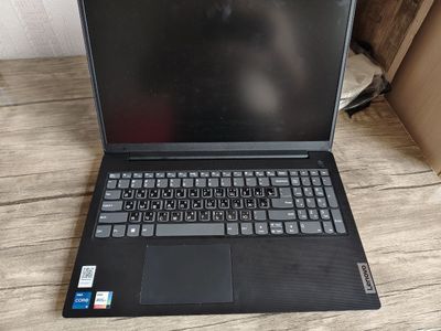 Продается ноутбук Lenovo v15 g3 IAP в отличном состоянии