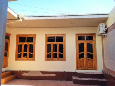 Uzoq muddatga Samarqand shaharida joylashgan uy ijaraga beriladi.