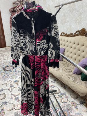 Платье с ремешком французская длина