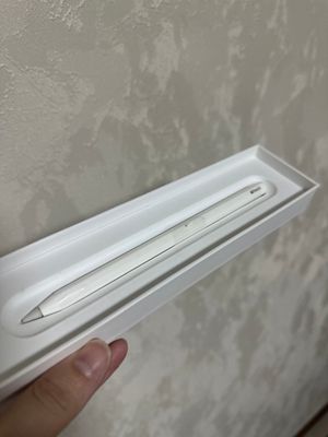 Apple Pencil оригинал. Пользовалась всего 1 месяц,
