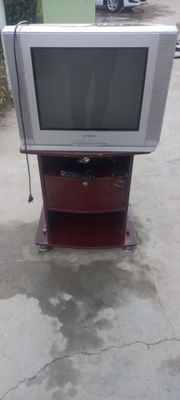 Usta kurmagan , bir qo'l , postavka tyuner ichida , pulti yu'g