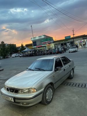 Nexia 1.5dons pul zarligi uchun sotilyapti