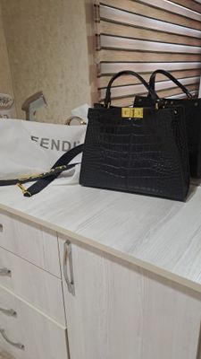 Fendi sumka