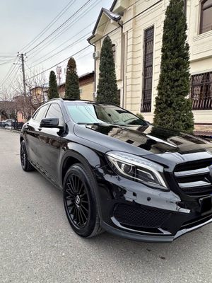 Mersedes Benz AMG GLA coupe 200