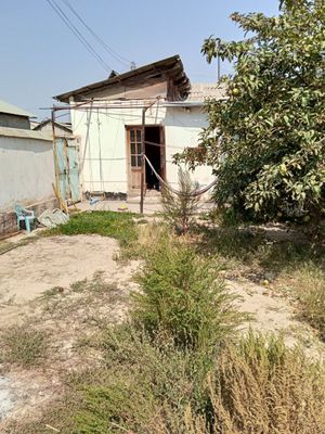 Продаю. Дом 6 соток 1 зал. И 4 комнаты баня