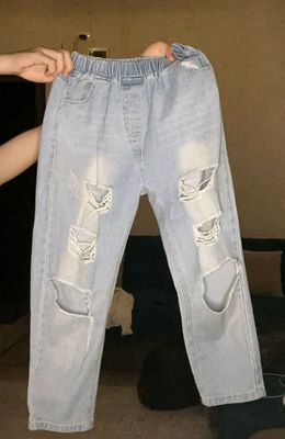 Рванные летние джинсы