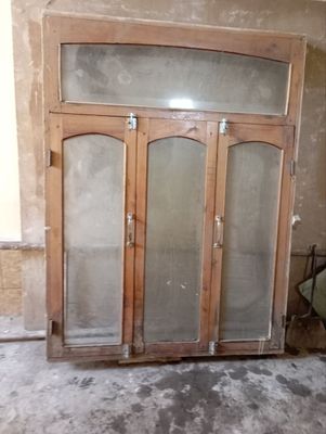 Старые вещи продаю дёшево
