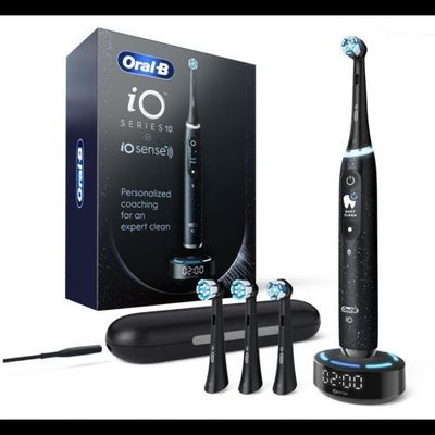 Электрическая зубная щетка Oral-B iO 10 Cosmic Black