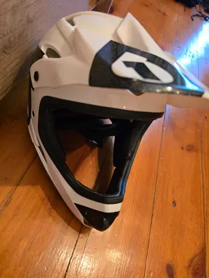 Продается моточерепаха и шлем