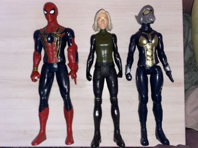 Коллекционные фигурки Marvel: человек паук,оса,черная вдова.