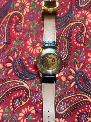 ORIENT soat sotiladi