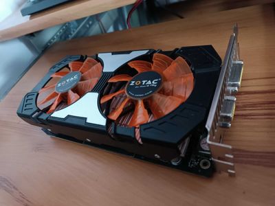 GTX 750 ti 2GB ZOTAC ideal