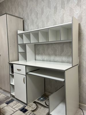 продается письменный стол