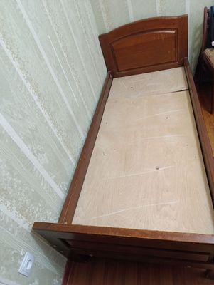 Продаеться кровать