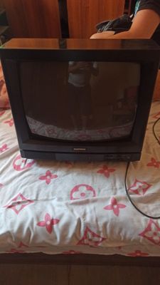 Продам телевизор