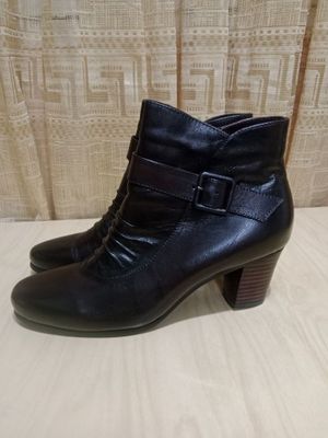 Новые полусапожки кожаные.