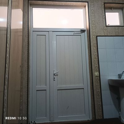 Akfa plast eshik va Fotishkalar sotiladi