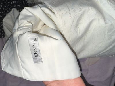 Turkiyani Henni brendini kiyimi 1 Marta kiyilgan