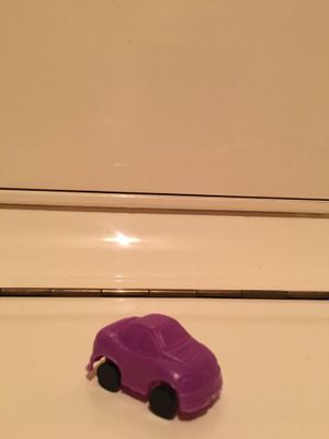 Игрушечная машина