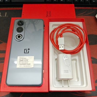 Oneplus Ace 3v 12/256 ideal