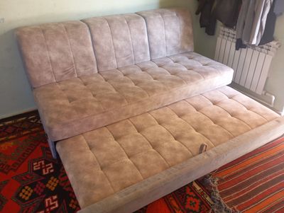 Divan yumshoq mebil sotiladi arzonnarxi kelishamiz