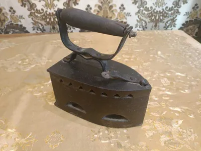 Утюг угольный "Урал касли" чугунный 1930 год.