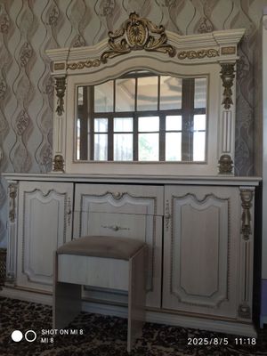 Зеркало для спальни