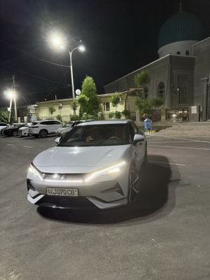 BYD Song L 4-pozitsiya