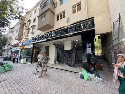 Шота Руставели Азия Гостиница | 110кв - нежилое помещение вдоль дороги