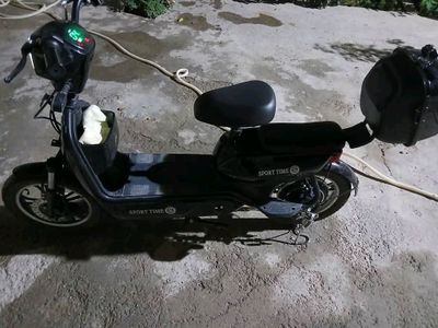 sukuter sotiladi 60 km bemalol yatadi