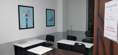 Продается столы стулья срочно