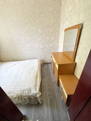 Qizlaga xona Yakasaroy