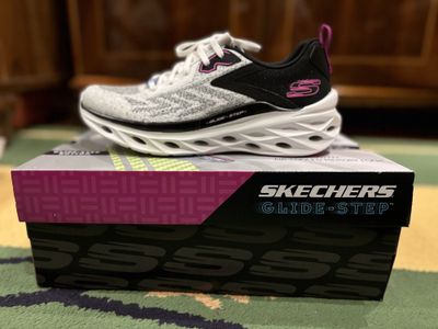 Оригинальные Skechers Glide-Step (Female, Женские)