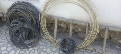 Трубы пластмассовые и кабели провода