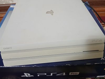 Ps4 Pro 1Tb sotiladi!!!