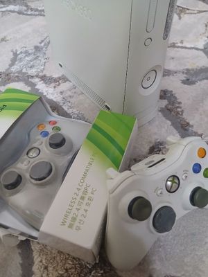 Assalom alekum Xbox 360 sotiladi holati tinniq holatda 60Gb