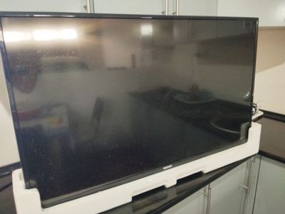 Televizor satiladi 43lik