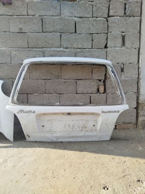 Matiz orqa bagaji bilan oldingi kapoti