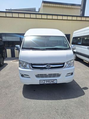 Joylong mikroavtobus sotiladi
