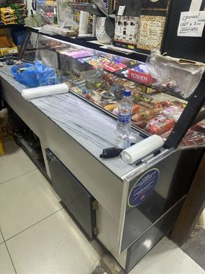 Продам витринный холодильник